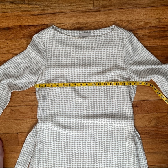 H&M Herringbone Print Shift Dress with Optional Tie Waist - Picture 11 of 12